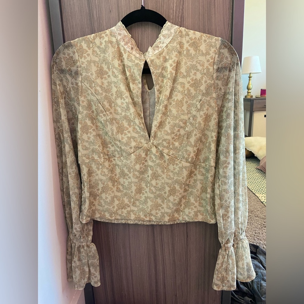 Green floral long sleeve shirt